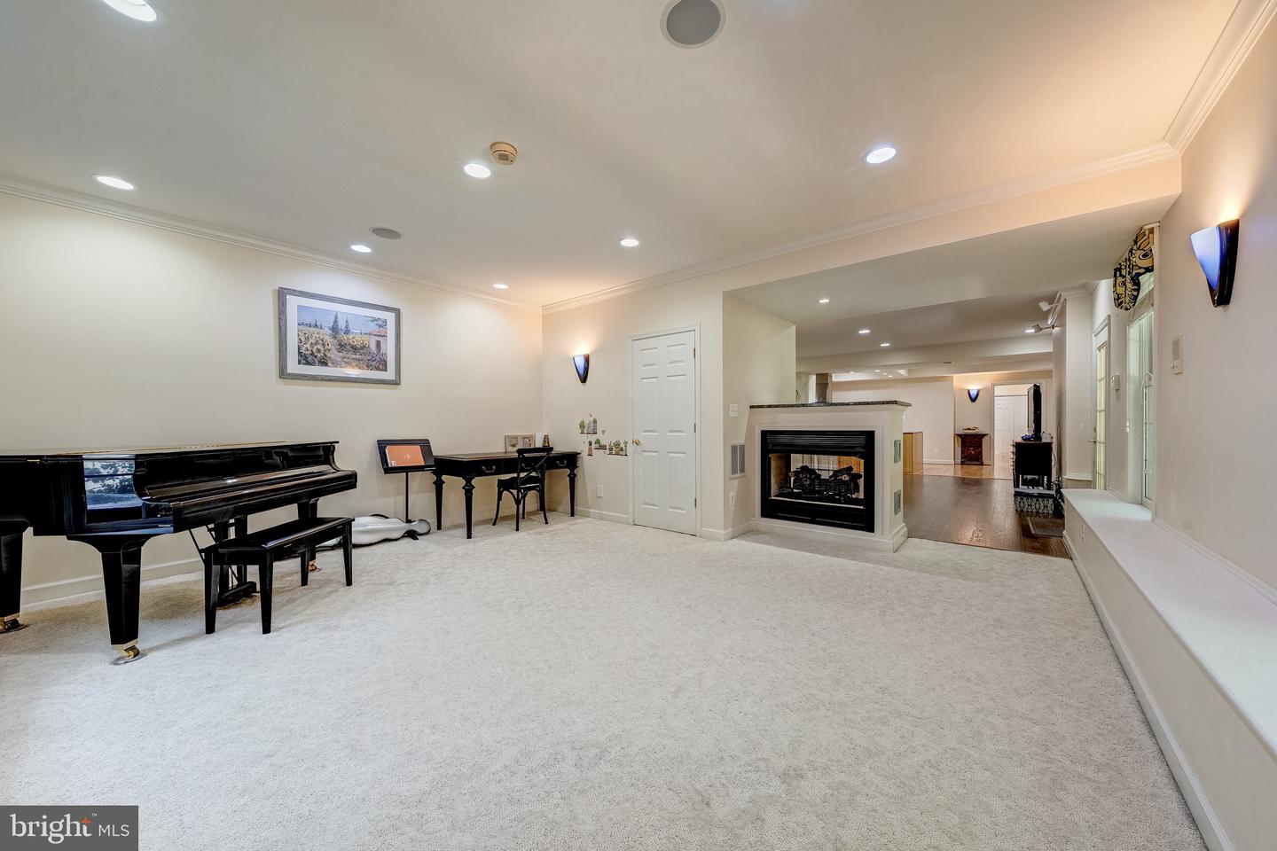 12390 FALKIRK DR, FAIRFAX, Virginia 22033, 5 Bedrooms Bedrooms, ,4 BathroomsBathrooms,Residential,For sale,12390 FALKIRK DR,VAFX2235416 MLS # VAFX2235416