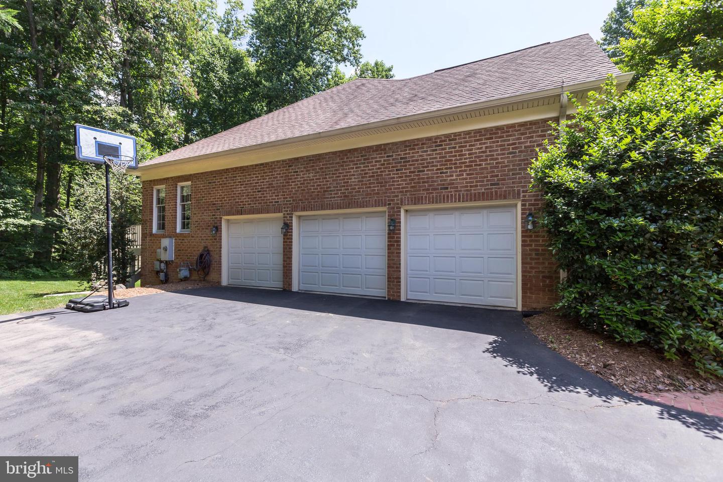 12390 FALKIRK DR, FAIRFAX, Virginia 22033, 5 Bedrooms Bedrooms, ,4 BathroomsBathrooms,Residential,For sale,12390 FALKIRK DR,VAFX2235416 MLS # VAFX2235416