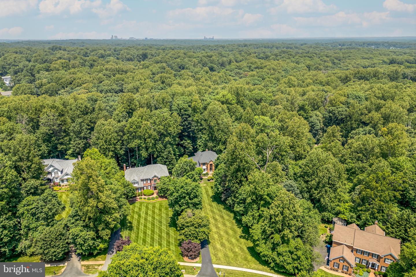 12390 FALKIRK DR, FAIRFAX, Virginia 22033, 5 Bedrooms Bedrooms, ,4 BathroomsBathrooms,Residential,For sale,12390 FALKIRK DR,VAFX2235416 MLS # VAFX2235416