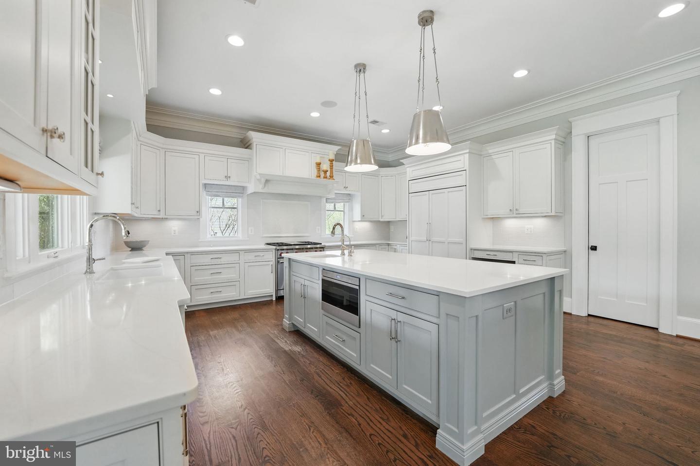 6645 BYRNS PL, MCLEAN, Virginia 22101, 5 Bedrooms Bedrooms, ,5 BathroomsBathrooms,Residential,For sale,6645 BYRNS PL,VAFX2235436 MLS # VAFX2235436