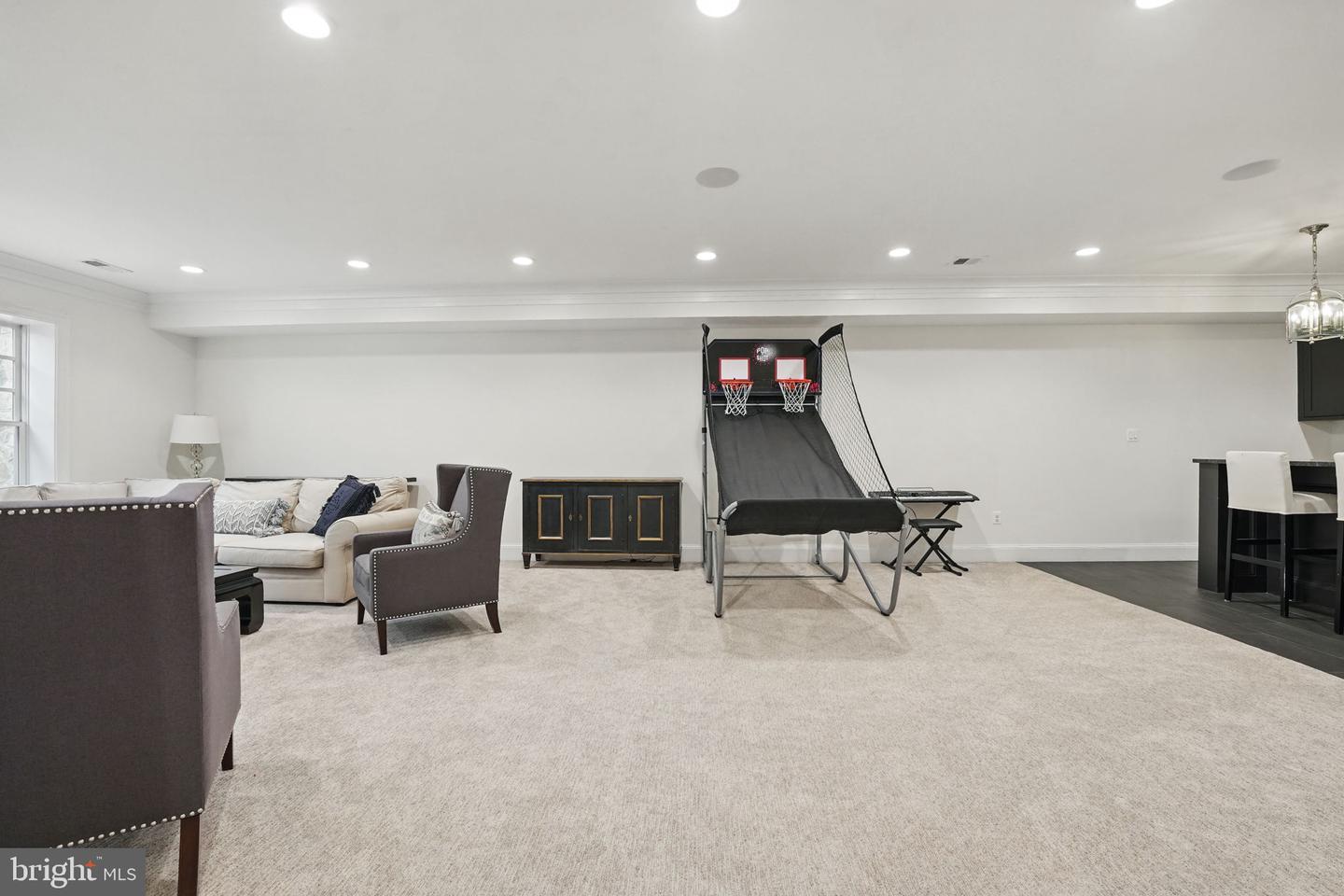 6645 BYRNS PL, MCLEAN, Virginia 22101, 5 Bedrooms Bedrooms, ,5 BathroomsBathrooms,Residential,For sale,6645 BYRNS PL,VAFX2235436 MLS # VAFX2235436