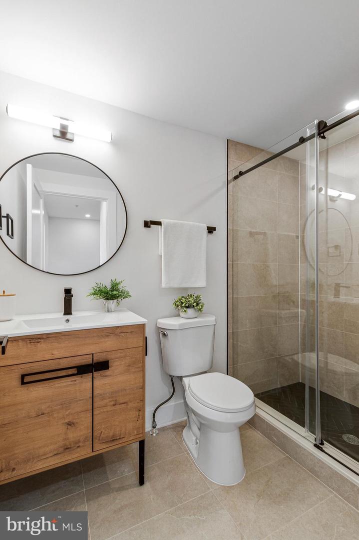 1140 17TH ST NE #6, WASHINGTON, District Of Columbia 20002, 3 Bedrooms Bedrooms, ,2 BathroomsBathrooms,Residential,For sale,1140 17TH ST NE #6,DCDC2196448 MLS # DCDC2196448