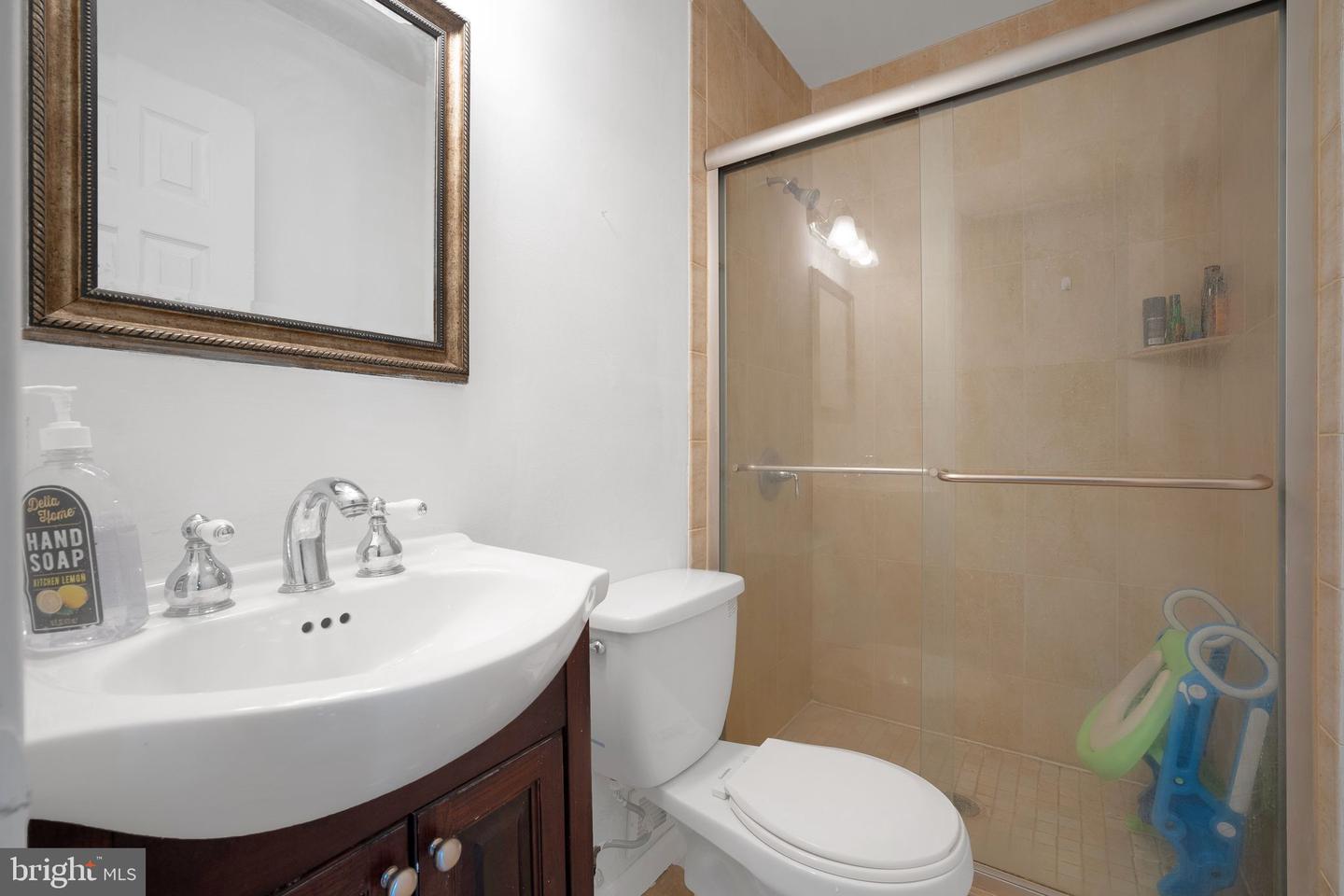 14805 HATFIELD SQ, CENTREVILLE, Virginia 20120, 3 Bedrooms Bedrooms, ,3 BathroomsBathrooms,Residential,For sale,14805 HATFIELD SQ,VAFX2235122 MLS # VAFX2235122