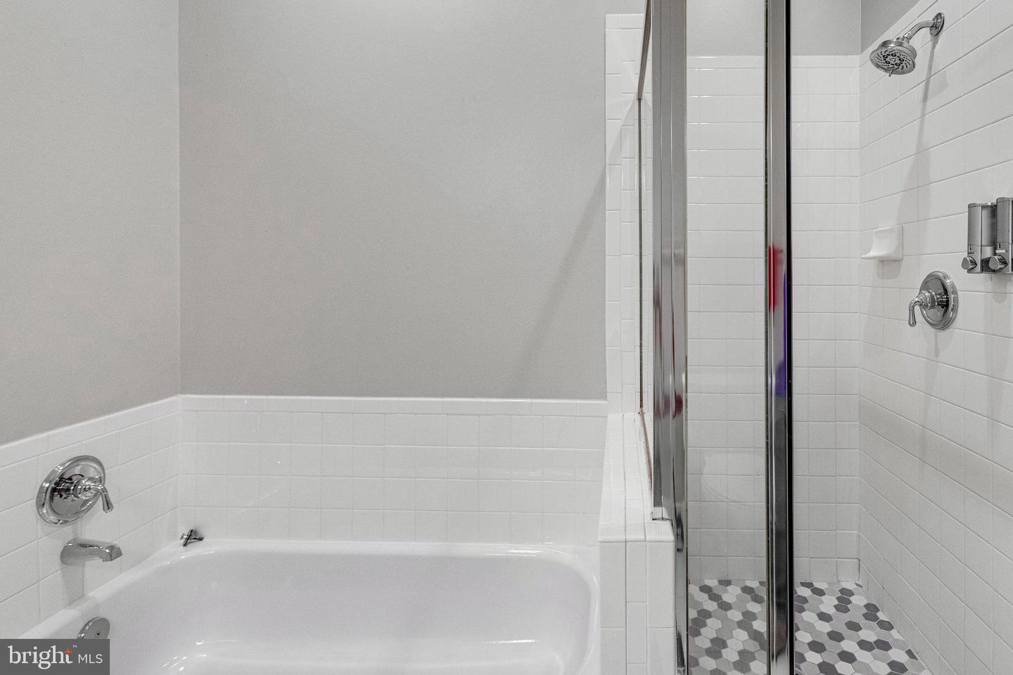 810 BELMONT BAY DR #101, WOODBRIDGE, Virginia 22191, 2 Bedrooms Bedrooms, ,2 BathroomsBathrooms,Residential,For sale,810 BELMONT BAY DR #101,VAPW2092328 MLS # VAPW2092328