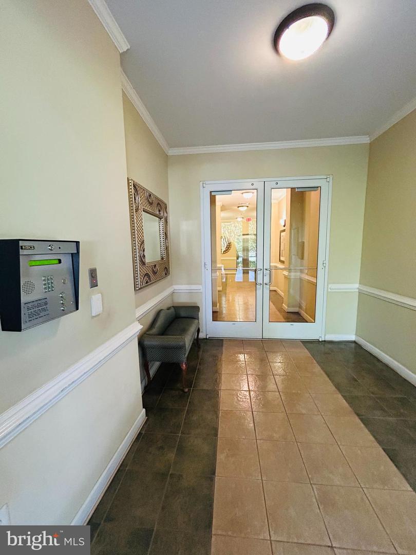 810 BELMONT BAY DR #101, WOODBRIDGE, Virginia 22191, 2 Bedrooms Bedrooms, ,2 BathroomsBathrooms,Residential,For sale,810 BELMONT BAY DR #101,VAPW2092328 MLS # VAPW2092328