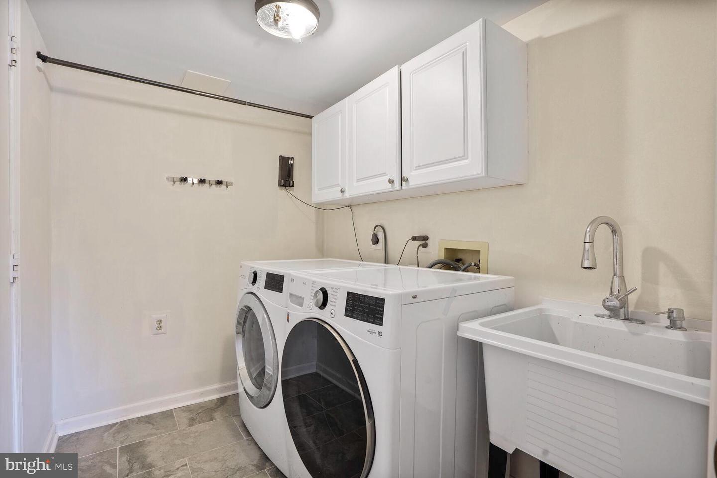 12419 ALEXANDER CORNELL DR, FAIRFAX, Virginia 22033, 5 Bedrooms Bedrooms, ,4 BathroomsBathrooms,Residential,For sale,12419 ALEXANDER CORNELL DR,VAFX2235686 MLS # VAFX2235686