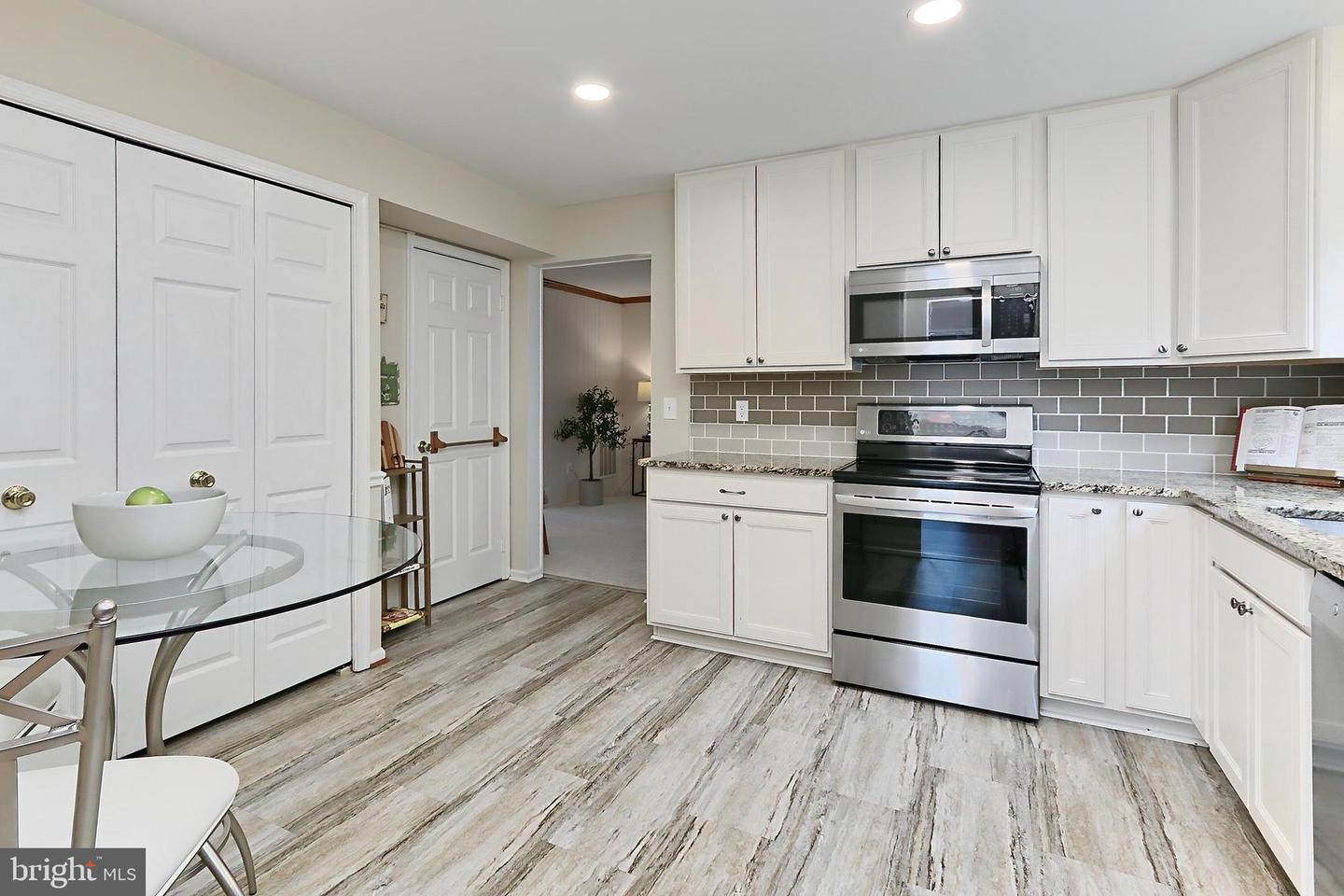 6 WEST CT, STERLING, Virginia 20165, 4 Bedrooms Bedrooms, ,2 BathroomsBathrooms,Residential,For sale,6 WEST CT,VALO2094458 MLS # VALO2094458