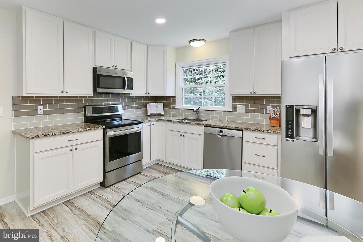 6 WEST CT, STERLING, Virginia 20165, 4 Bedrooms Bedrooms, ,2 BathroomsBathrooms,Residential,For sale,6 WEST CT,VALO2094458 MLS # VALO2094458