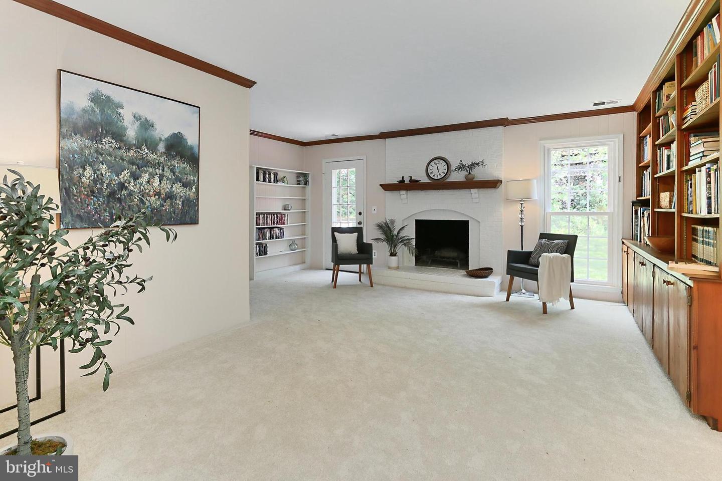 6 WEST CT, STERLING, Virginia 20165, 4 Bedrooms Bedrooms, ,2 BathroomsBathrooms,Residential,For sale,6 WEST CT,VALO2094458 MLS # VALO2094458