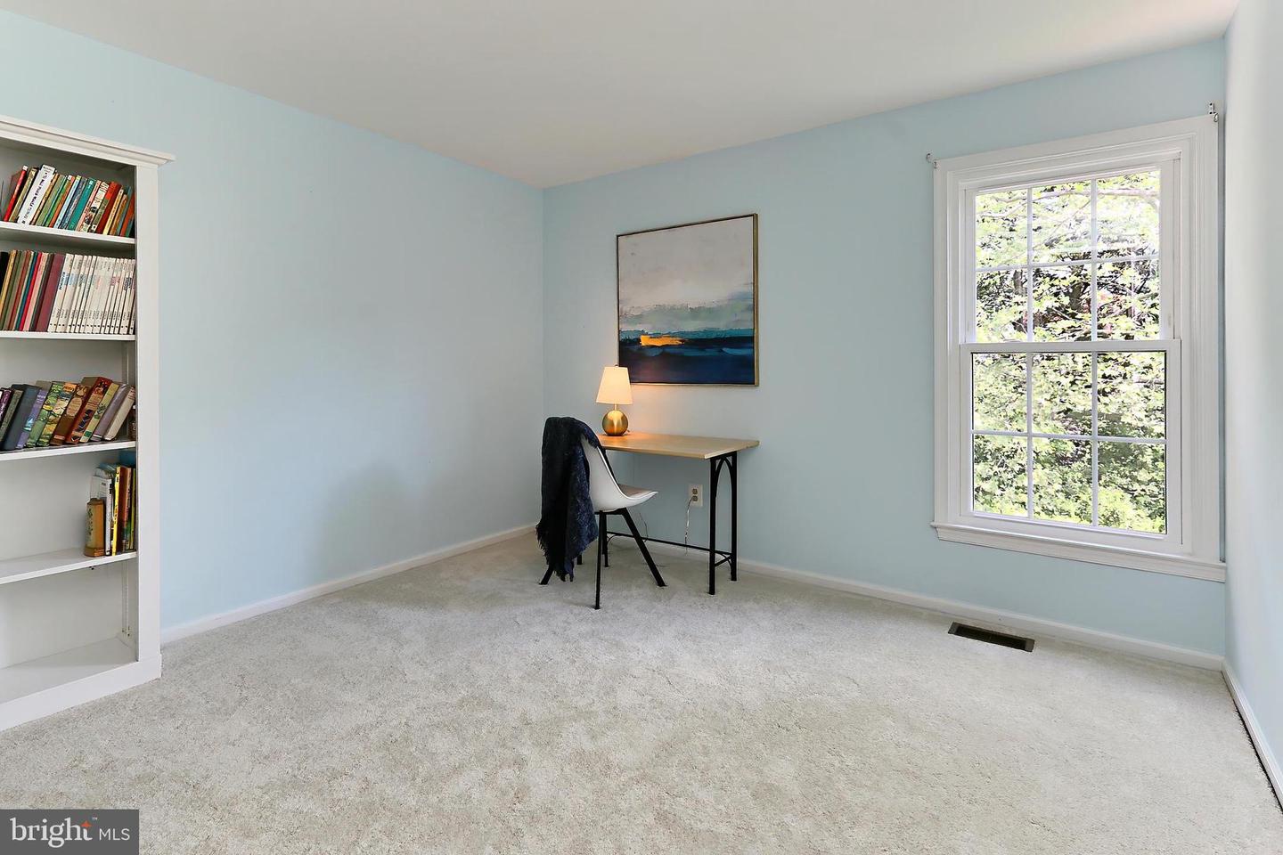 6 WEST CT, STERLING, Virginia 20165, 4 Bedrooms Bedrooms, ,2 BathroomsBathrooms,Residential,For sale,6 WEST CT,VALO2094458 MLS # VALO2094458