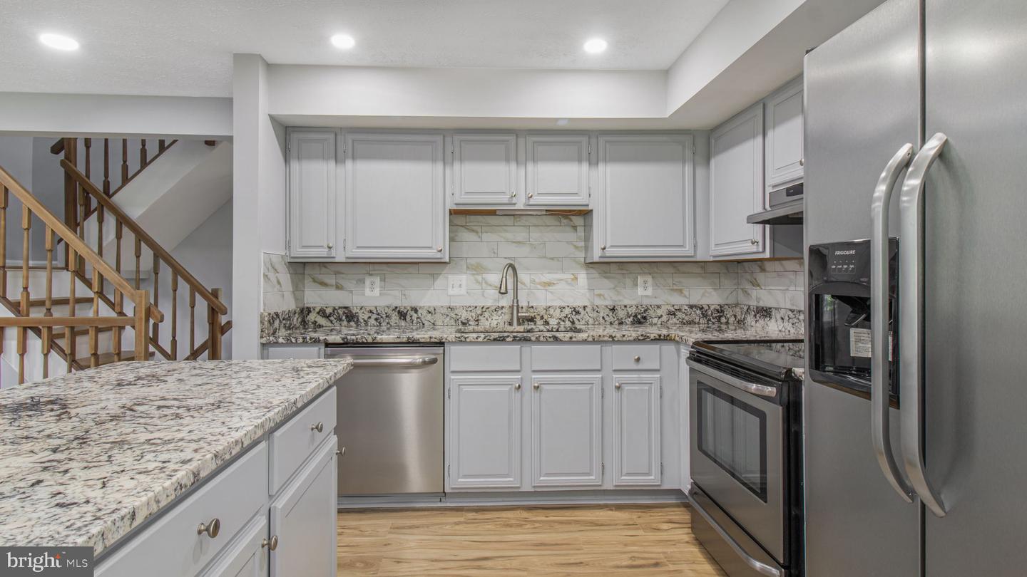 6366 GENERALS CT, CENTREVILLE, Virginia 20121, 3 Bedrooms Bedrooms, ,3 BathroomsBathrooms,Residential,For sale,6366 GENERALS CT,VAFX2236142 MLS # VAFX2236142