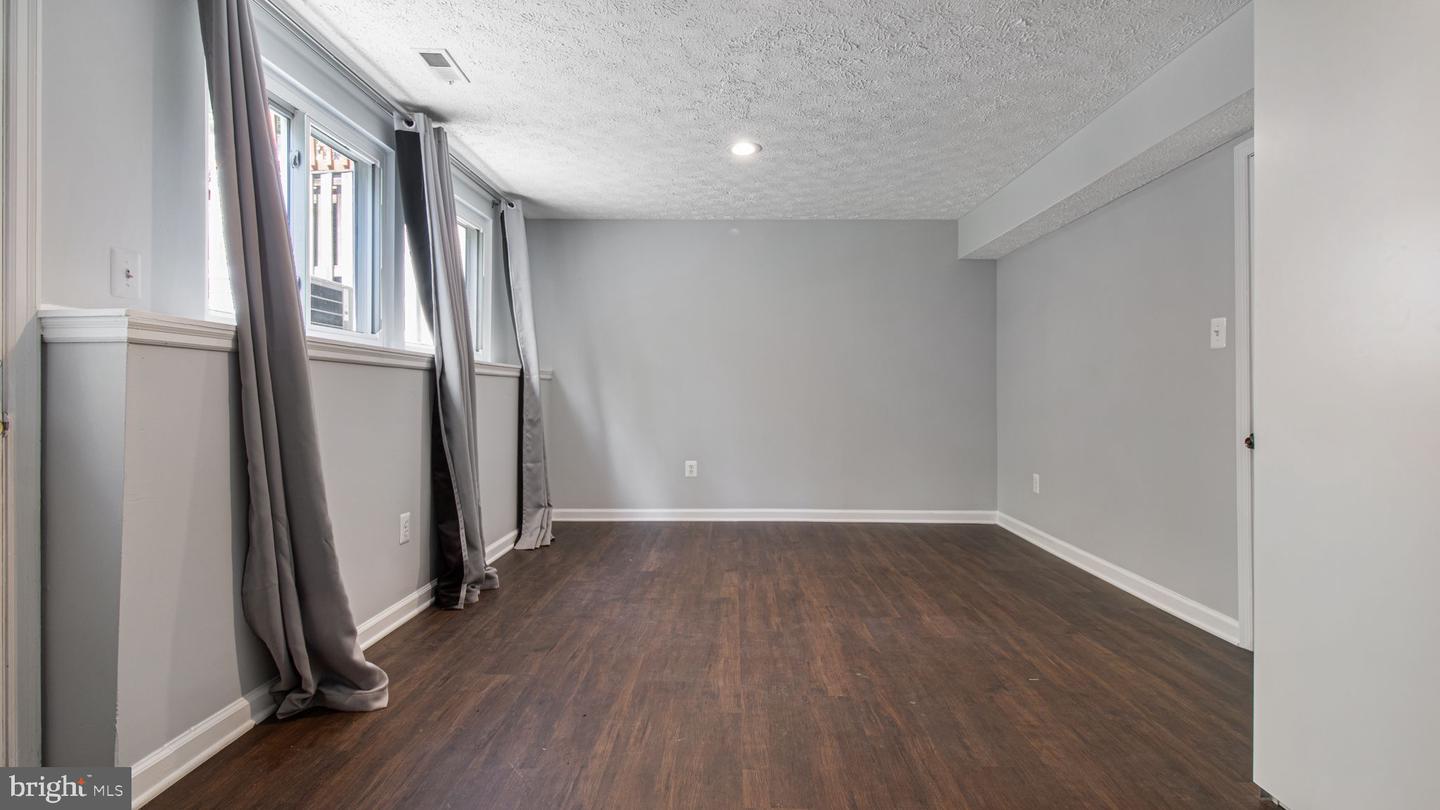 6366 GENERALS CT, CENTREVILLE, Virginia 20121, 3 Bedrooms Bedrooms, ,3 BathroomsBathrooms,Residential,For sale,6366 GENERALS CT,VAFX2236142 MLS # VAFX2236142
