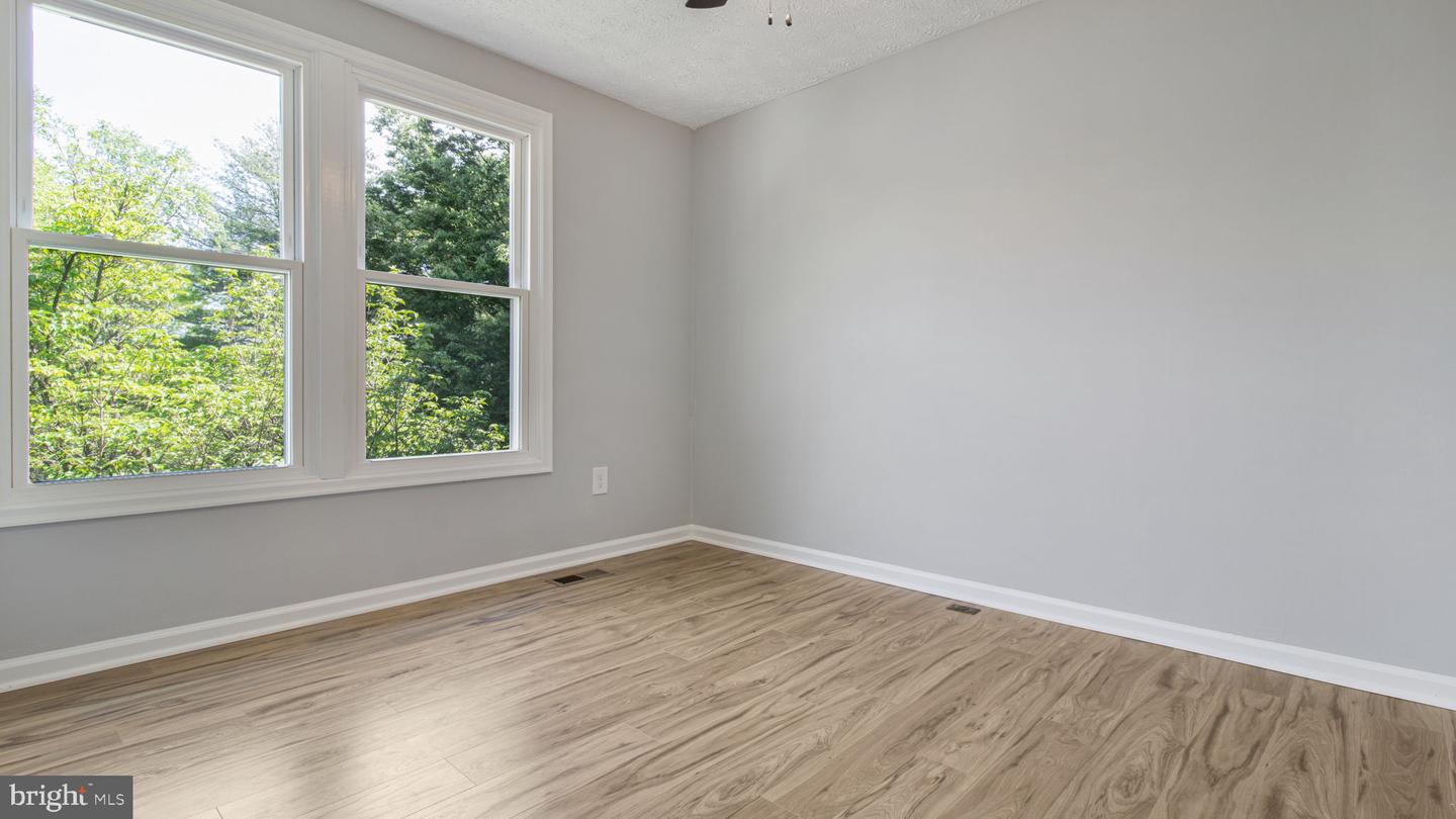6366 GENERALS CT, CENTREVILLE, Virginia 20121, 3 Bedrooms Bedrooms, ,3 BathroomsBathrooms,Residential,For sale,6366 GENERALS CT,VAFX2236142 MLS # VAFX2236142