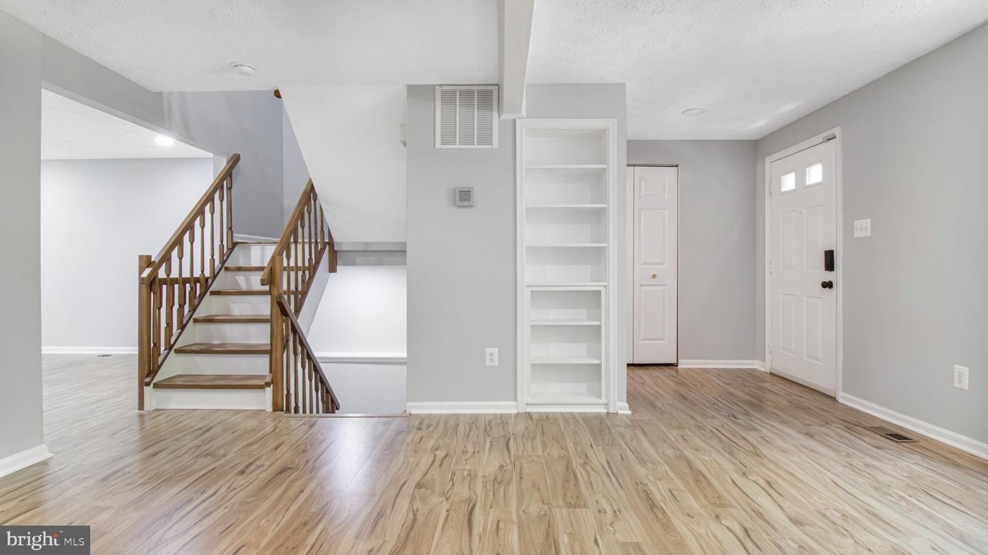6366 GENERALS CT, CENTREVILLE, Virginia 20121, 3 Bedrooms Bedrooms, ,3 BathroomsBathrooms,Residential,For sale,6366 GENERALS CT,VAFX2236142 MLS # VAFX2236142