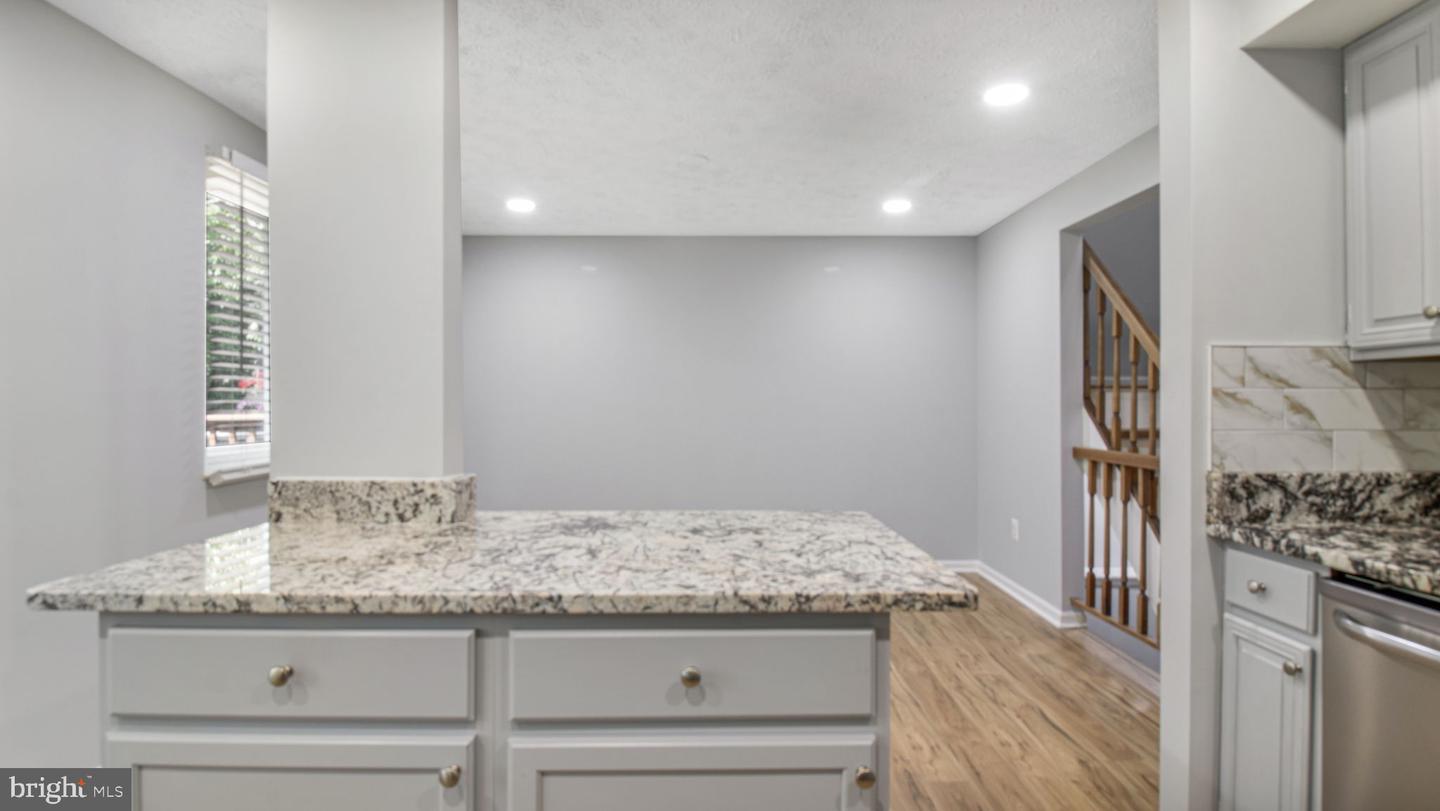 6366 GENERALS CT, CENTREVILLE, Virginia 20121, 3 Bedrooms Bedrooms, ,3 BathroomsBathrooms,Residential,For sale,6366 GENERALS CT,VAFX2236142 MLS # VAFX2236142