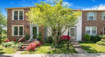 6366 GENERALS CT, CENTREVILLE, Virginia 20121, 3 Bedrooms Bedrooms, ,3 BathroomsBathrooms,Residential,For sale,6366 GENERALS CT,VAFX2236142 MLS # VAFX2236142