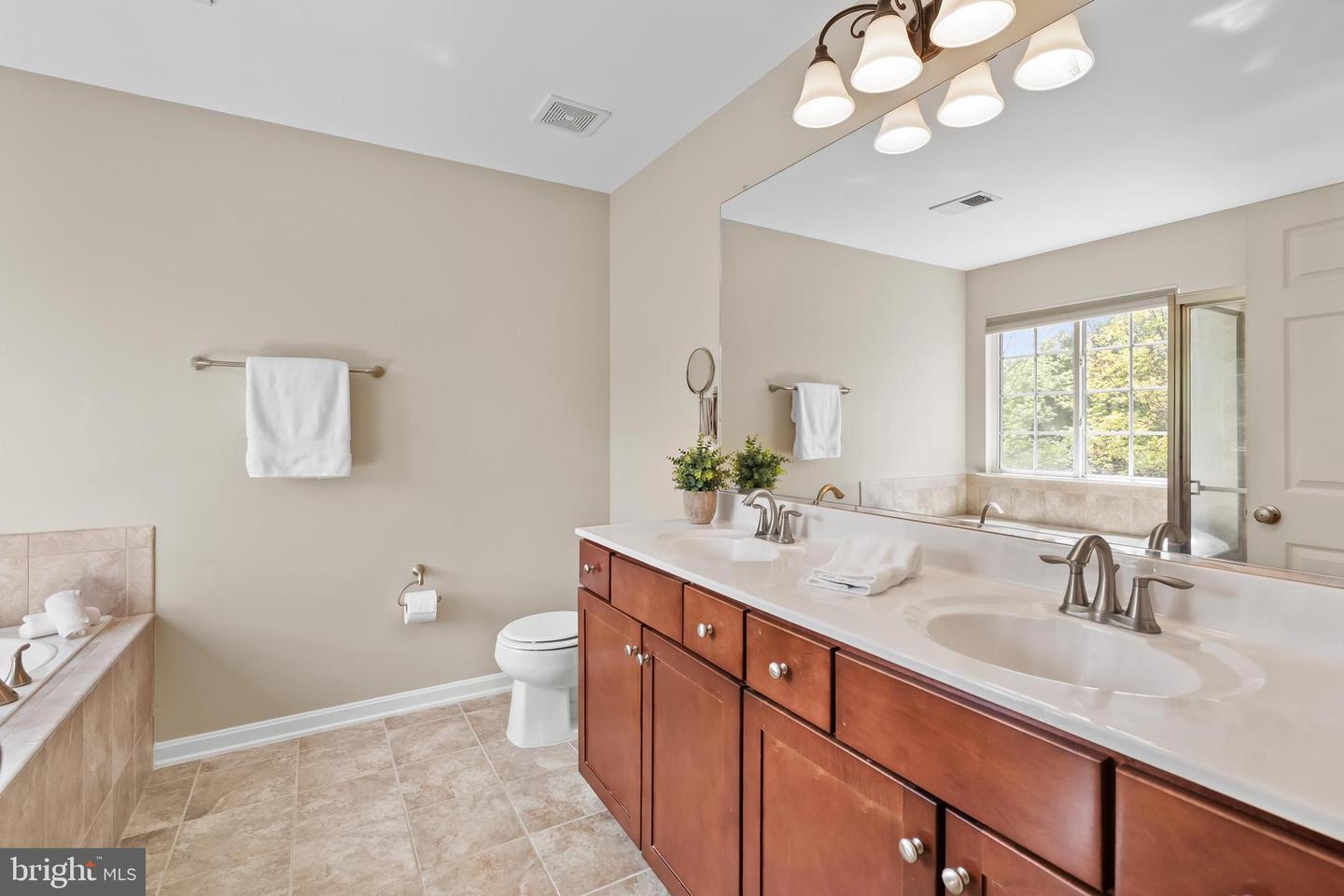 209 JOLLIFFE CIR, BOYCE, Virginia 22620, 5 Bedrooms Bedrooms, ,3 BathroomsBathrooms,Residential,For sale,209 JOLLIFFE CIR,VACL2003614 MLS # VACL2003614