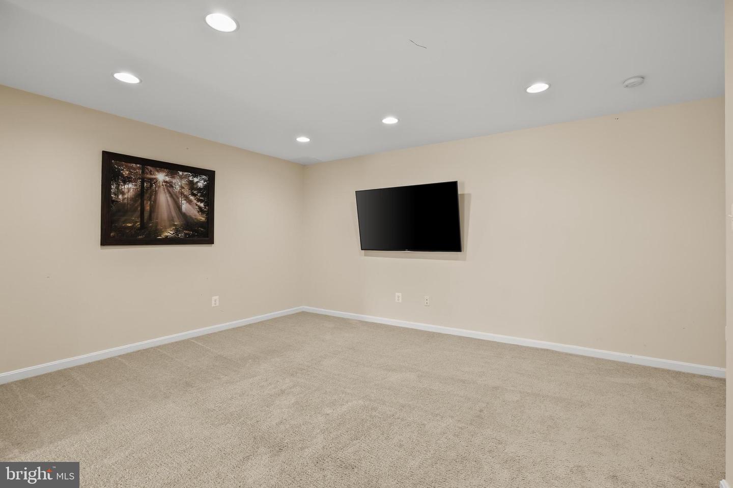 209 JOLLIFFE CIR, BOYCE, Virginia 22620, 5 Bedrooms Bedrooms, ,3 BathroomsBathrooms,Residential,For sale,209 JOLLIFFE CIR,VACL2003614 MLS # VACL2003614