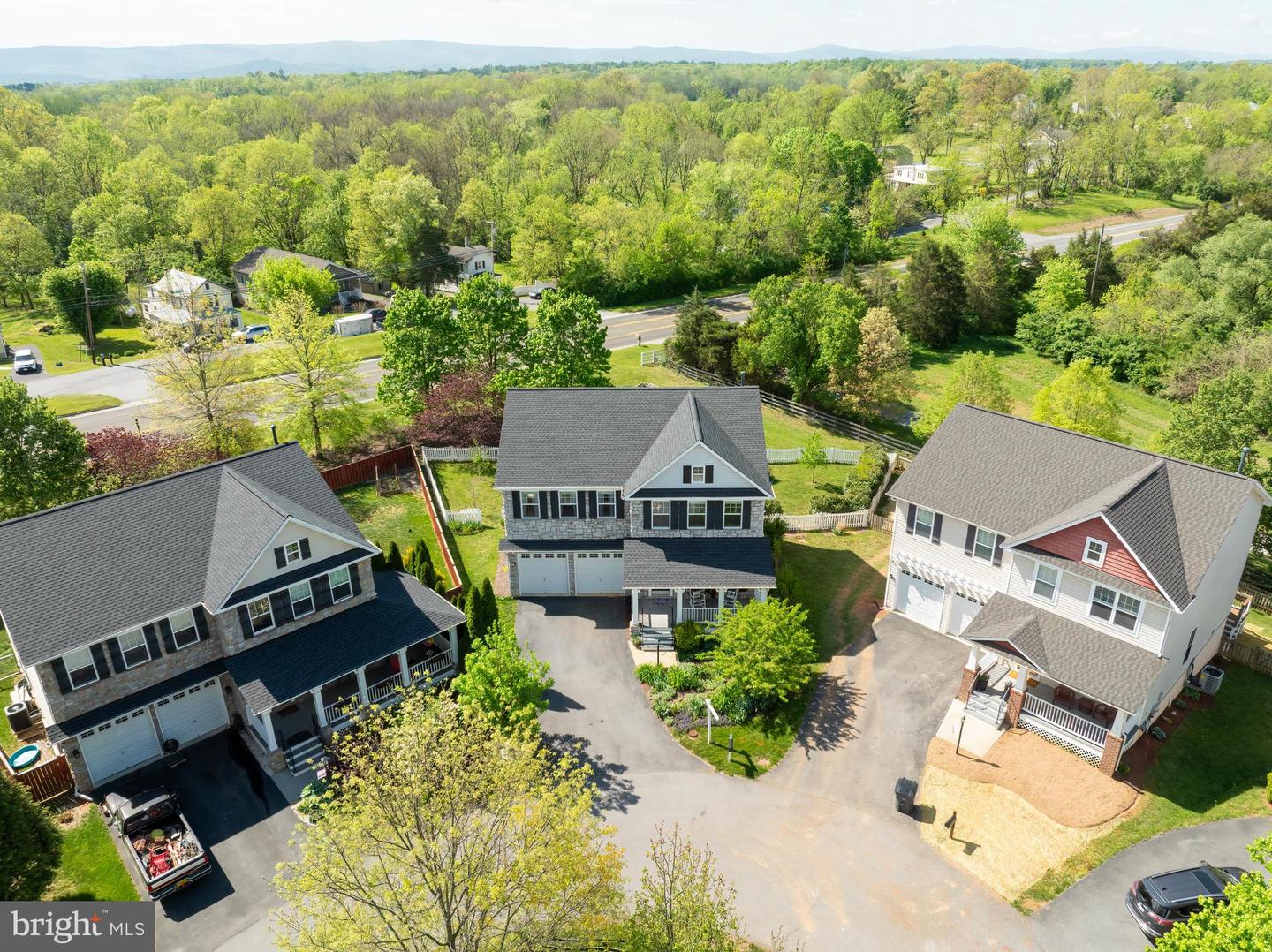 209 JOLLIFFE CIR, BOYCE, Virginia 22620, 5 Bedrooms Bedrooms, ,3 BathroomsBathrooms,Residential,For sale,209 JOLLIFFE CIR,VACL2003614 MLS # VACL2003614