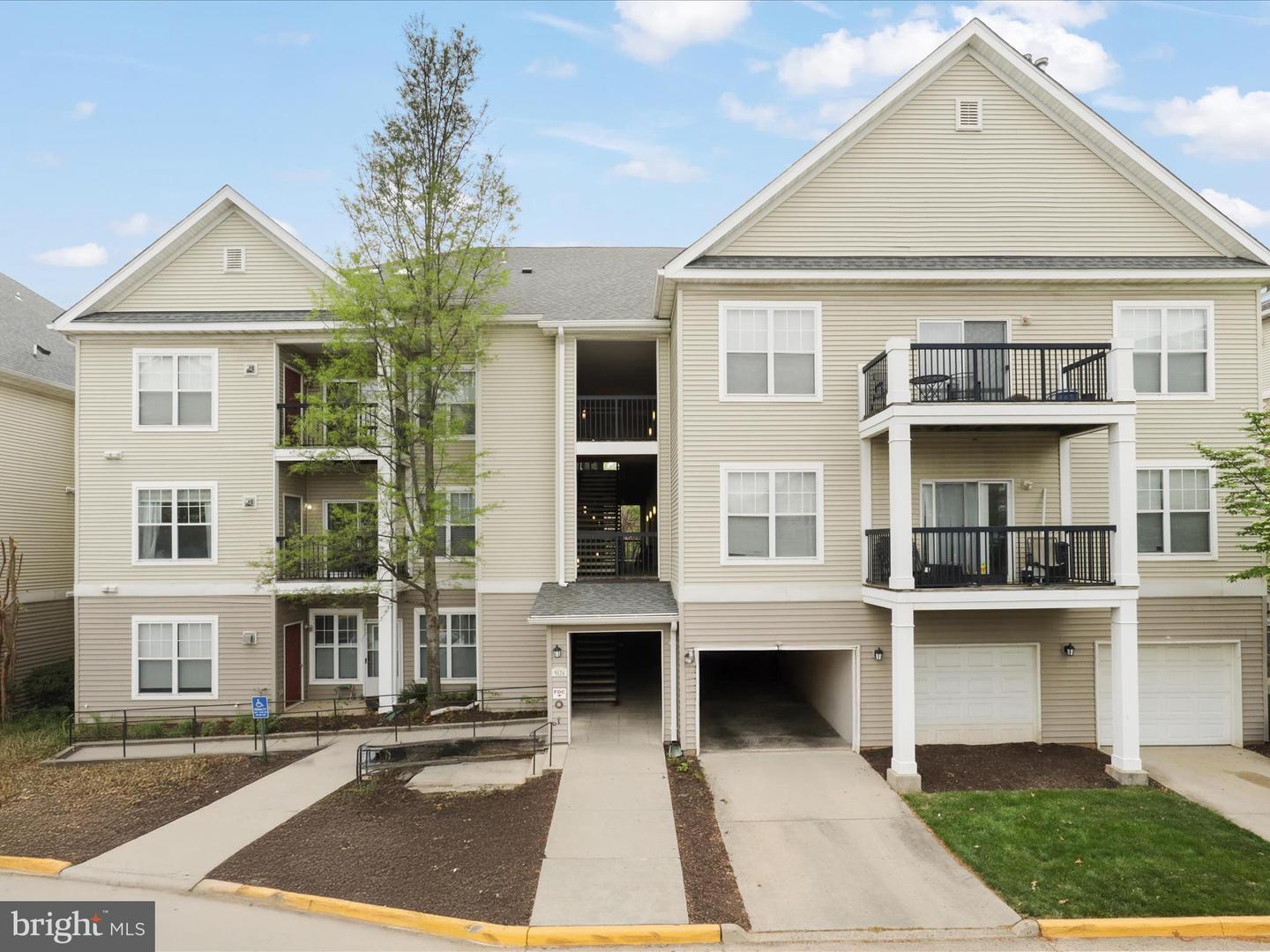 5124-E BRITTNEY ELYSE CIR, CENTREVILLE, Virginia 20120, 2 Bedrooms Bedrooms, ,2 BathroomsBathrooms,Residential,For sale,5124-E BRITTNEY ELYSE CIR,VAFX2235726 MLS # VAFX2235726