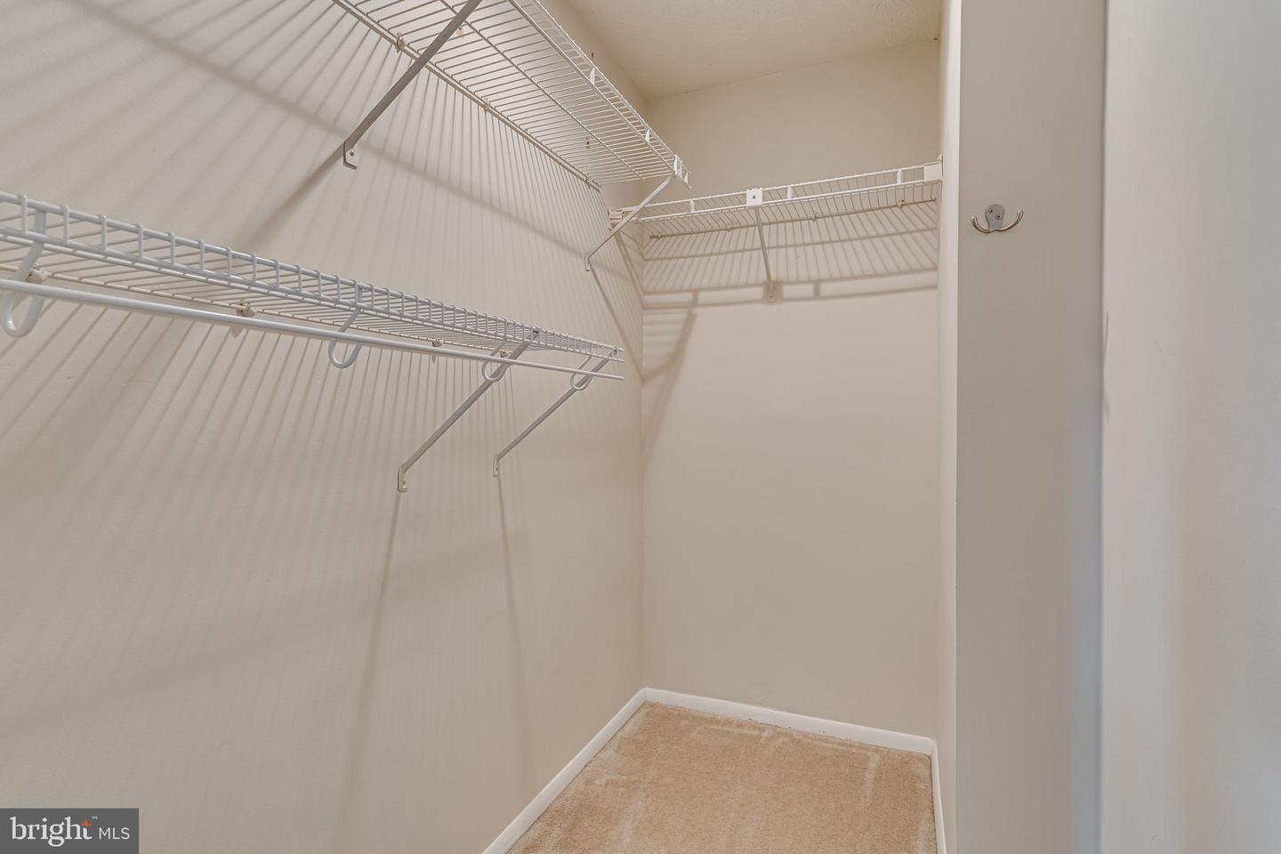 7986 TYSON OAKS CIR, VIENNA, Virginia 22182, 3 Bedrooms Bedrooms, ,2 BathroomsBathrooms,Residential,For sale,7986 TYSON OAKS CIR,VAFX2235752 MLS # VAFX2235752