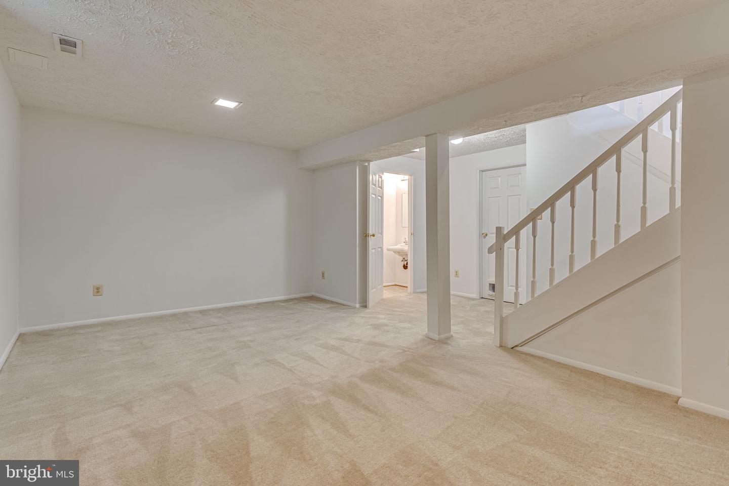 7986 TYSON OAKS CIR, VIENNA, Virginia 22182, 3 Bedrooms Bedrooms, ,2 BathroomsBathrooms,Residential,For sale,7986 TYSON OAKS CIR,VAFX2235752 MLS # VAFX2235752