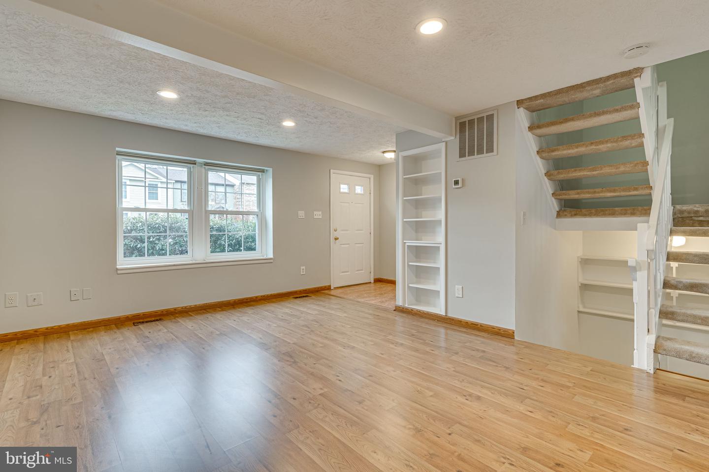 7986 TYSON OAKS CIR, VIENNA, Virginia 22182, 3 Bedrooms Bedrooms, ,2 BathroomsBathrooms,Residential,For sale,7986 TYSON OAKS CIR,VAFX2235752 MLS # VAFX2235752