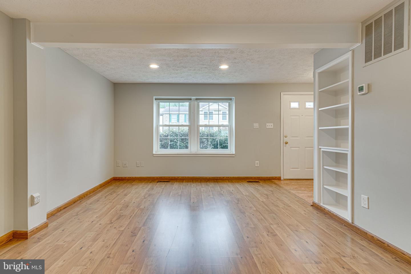 7986 TYSON OAKS CIR, VIENNA, Virginia 22182, 3 Bedrooms Bedrooms, ,2 BathroomsBathrooms,Residential,For sale,7986 TYSON OAKS CIR,VAFX2235752 MLS # VAFX2235752