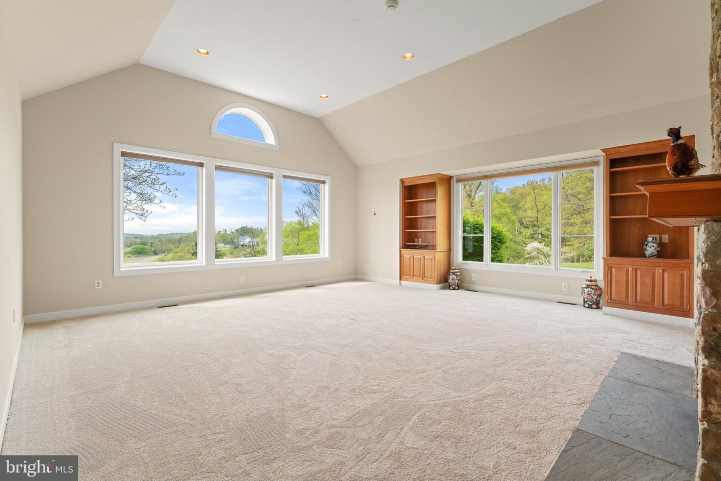 8300 FALCON GLEN RD, WARRENTON, Virginia 20186, 5 Bedrooms Bedrooms, ,3 BathroomsBathrooms,Residential,For sale,8300 FALCON GLEN RD,VAFQ2016346 MLS # VAFQ2016346