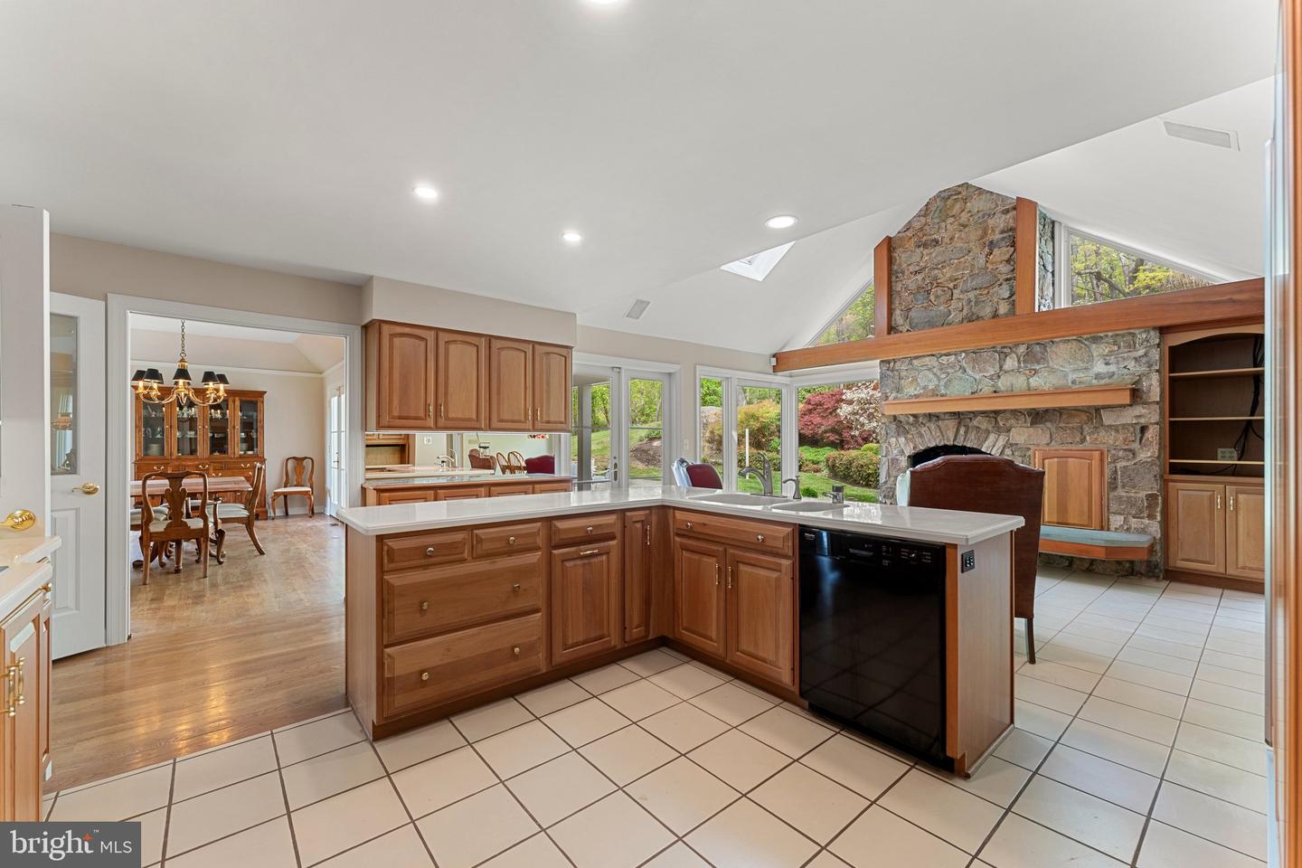 8300 FALCON GLEN RD, WARRENTON, Virginia 20186, 5 Bedrooms Bedrooms, ,3 BathroomsBathrooms,Residential,For sale,8300 FALCON GLEN RD,VAFQ2016346 MLS # VAFQ2016346