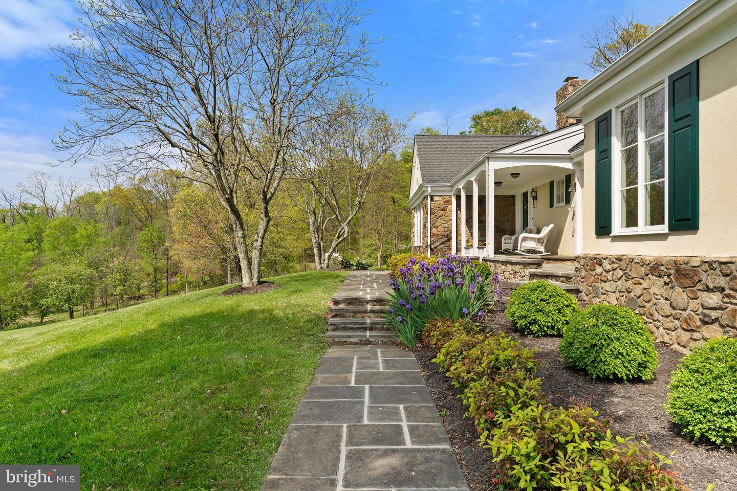 8300 FALCON GLEN RD, WARRENTON, Virginia 20186, 5 Bedrooms Bedrooms, ,3 BathroomsBathrooms,Residential,For sale,8300 FALCON GLEN RD,VAFQ2016346 MLS # VAFQ2016346