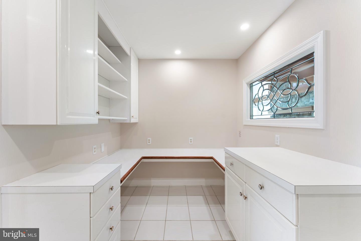 8300 FALCON GLEN RD, WARRENTON, Virginia 20186, 5 Bedrooms Bedrooms, ,3 BathroomsBathrooms,Residential,For sale,8300 FALCON GLEN RD,VAFQ2016346 MLS # VAFQ2016346