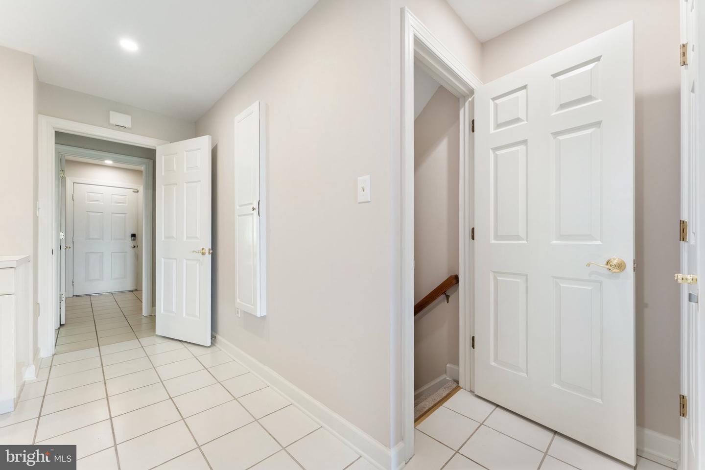 8300 FALCON GLEN RD, WARRENTON, Virginia 20186, 5 Bedrooms Bedrooms, ,3 BathroomsBathrooms,Residential,For sale,8300 FALCON GLEN RD,VAFQ2016346 MLS # VAFQ2016346