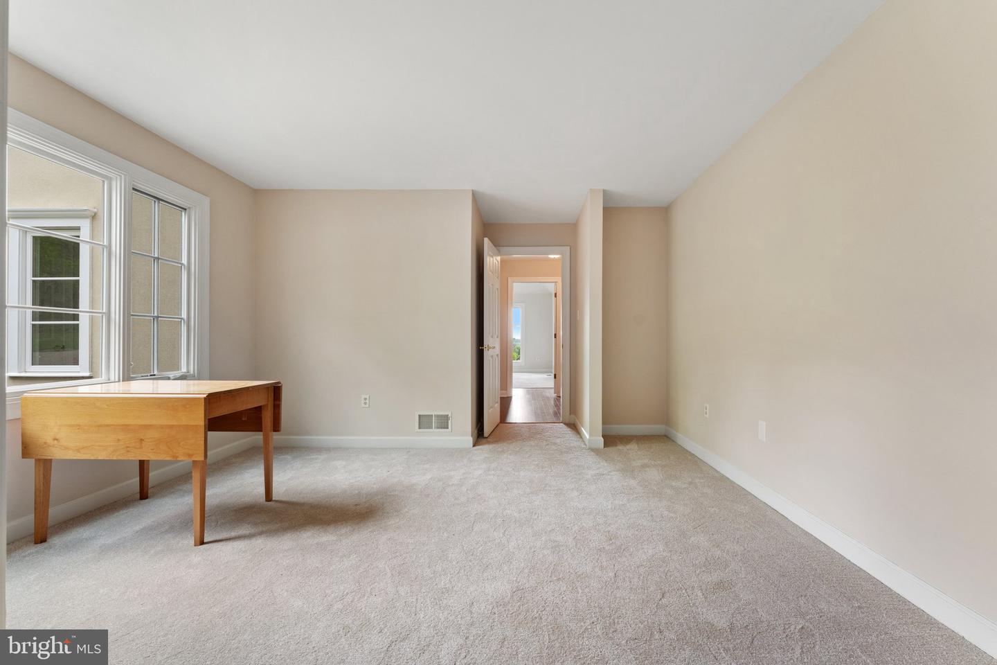 8300 FALCON GLEN RD, WARRENTON, Virginia 20186, 5 Bedrooms Bedrooms, ,3 BathroomsBathrooms,Residential,For sale,8300 FALCON GLEN RD,VAFQ2016346 MLS # VAFQ2016346