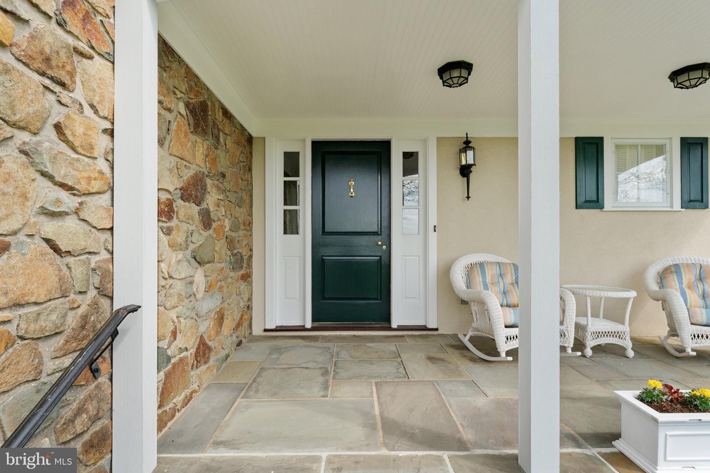 8300 FALCON GLEN RD, WARRENTON, Virginia 20186, 5 Bedrooms Bedrooms, ,3 BathroomsBathrooms,Residential,For sale,8300 FALCON GLEN RD,VAFQ2016346 MLS # VAFQ2016346