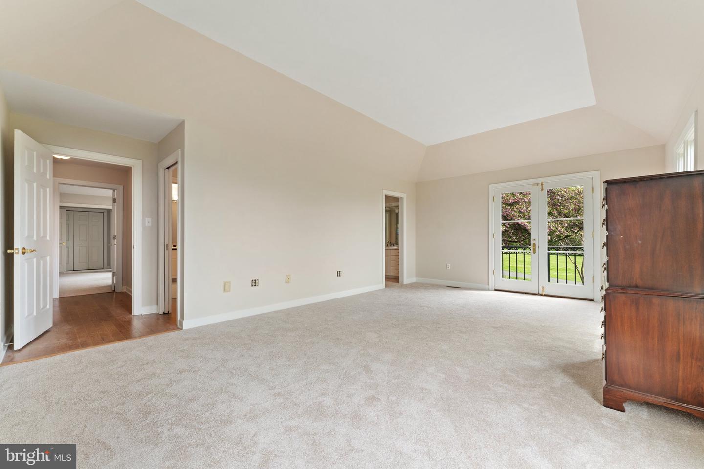 8300 FALCON GLEN RD, WARRENTON, Virginia 20186, 5 Bedrooms Bedrooms, ,3 BathroomsBathrooms,Residential,For sale,8300 FALCON GLEN RD,VAFQ2016346 MLS # VAFQ2016346