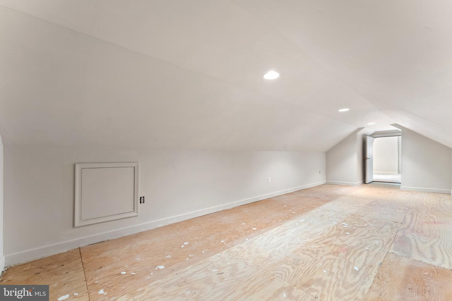 8300 FALCON GLEN RD, WARRENTON, Virginia 20186, 5 Bedrooms Bedrooms, ,3 BathroomsBathrooms,Residential,For sale,8300 FALCON GLEN RD,VAFQ2016346 MLS # VAFQ2016346