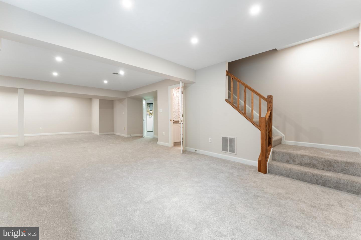 8300 FALCON GLEN RD, WARRENTON, Virginia 20186, 5 Bedrooms Bedrooms, ,3 BathroomsBathrooms,Residential,For sale,8300 FALCON GLEN RD,VAFQ2016346 MLS # VAFQ2016346