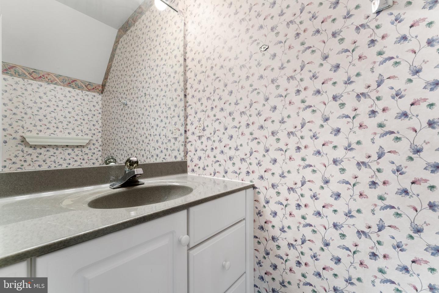 8300 FALCON GLEN RD, WARRENTON, Virginia 20186, 5 Bedrooms Bedrooms, ,3 BathroomsBathrooms,Residential,For sale,8300 FALCON GLEN RD,VAFQ2016346 MLS # VAFQ2016346