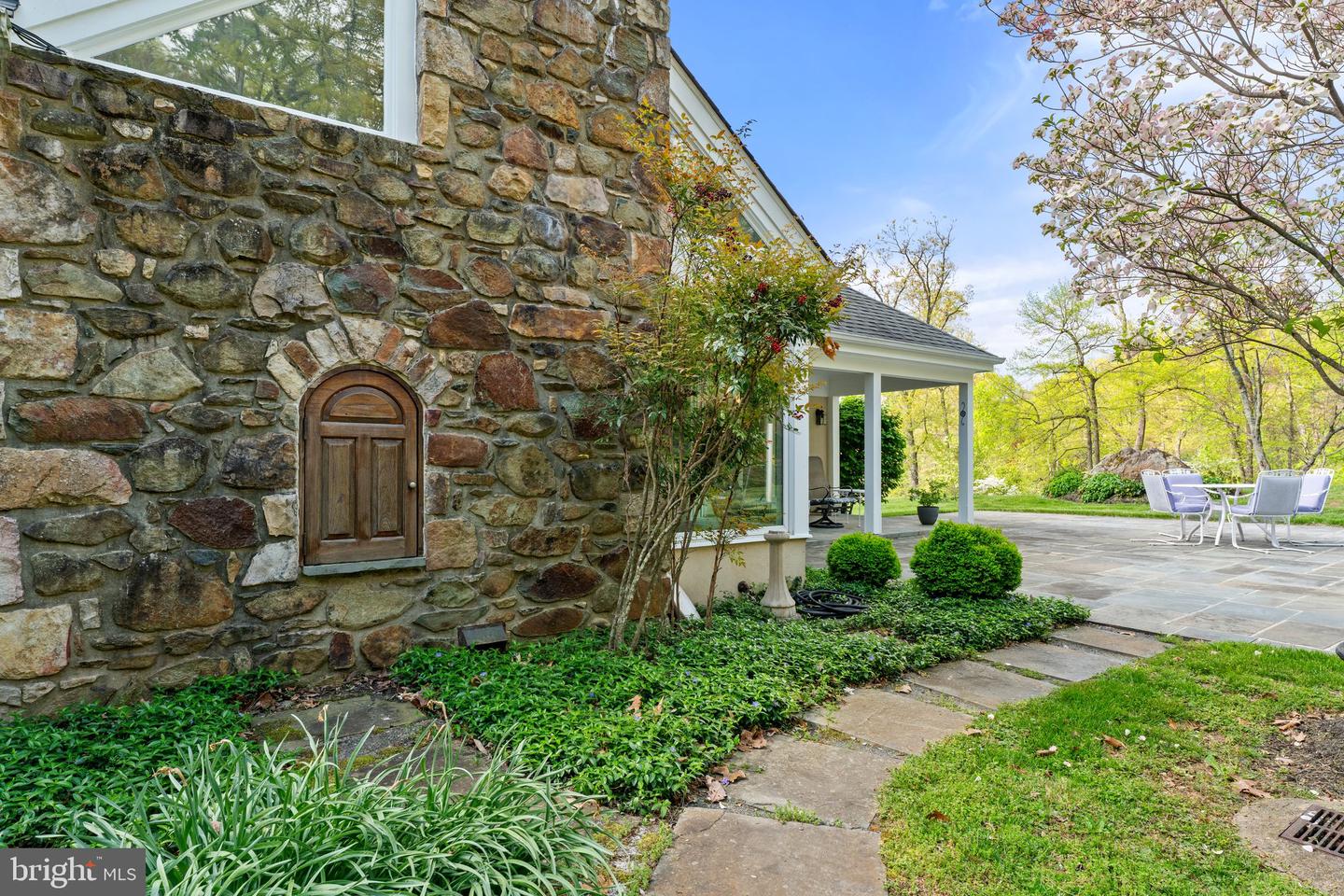 8300 FALCON GLEN RD, WARRENTON, Virginia 20186, 5 Bedrooms Bedrooms, ,3 BathroomsBathrooms,Residential,For sale,8300 FALCON GLEN RD,VAFQ2016346 MLS # VAFQ2016346