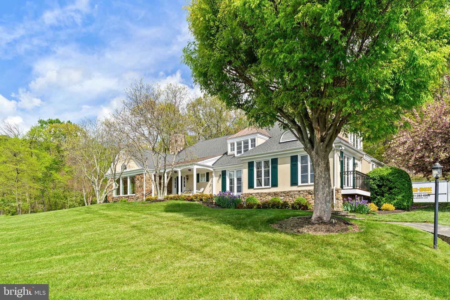 8300 FALCON GLEN RD, WARRENTON, Virginia 20186, 5 Bedrooms Bedrooms, ,3 BathroomsBathrooms,Residential,For sale,8300 FALCON GLEN RD,VAFQ2016346 MLS # VAFQ2016346