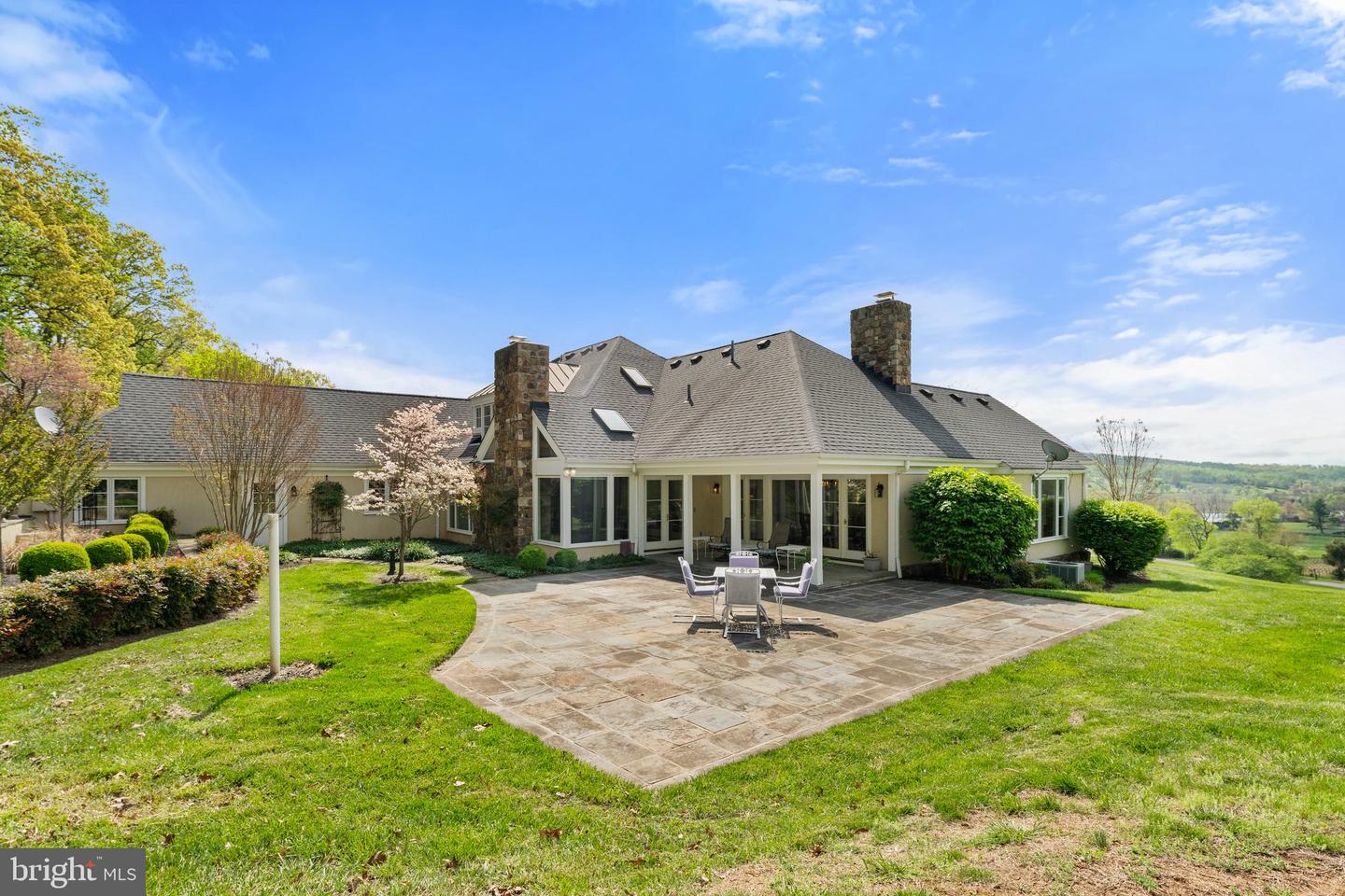 8300 FALCON GLEN RD, WARRENTON, Virginia 20186, 5 Bedrooms Bedrooms, ,3 BathroomsBathrooms,Residential,For sale,8300 FALCON GLEN RD,VAFQ2016346 MLS # VAFQ2016346