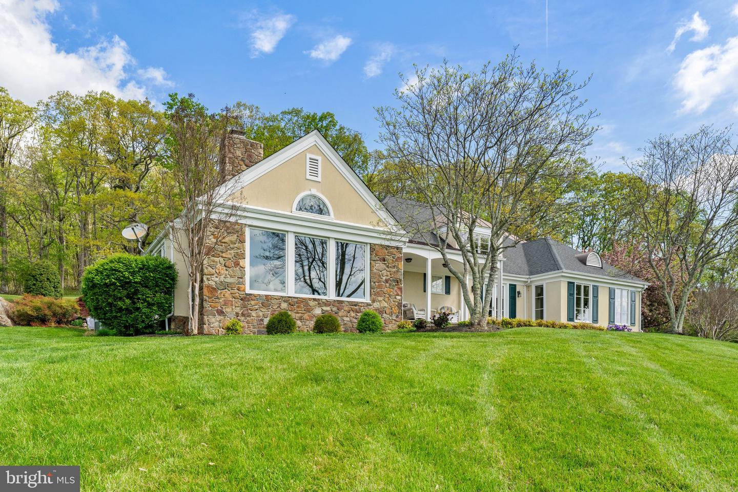 8300 FALCON GLEN RD, WARRENTON, Virginia 20186, 5 Bedrooms Bedrooms, ,3 BathroomsBathrooms,Residential,For sale,8300 FALCON GLEN RD,VAFQ2016346 MLS # VAFQ2016346