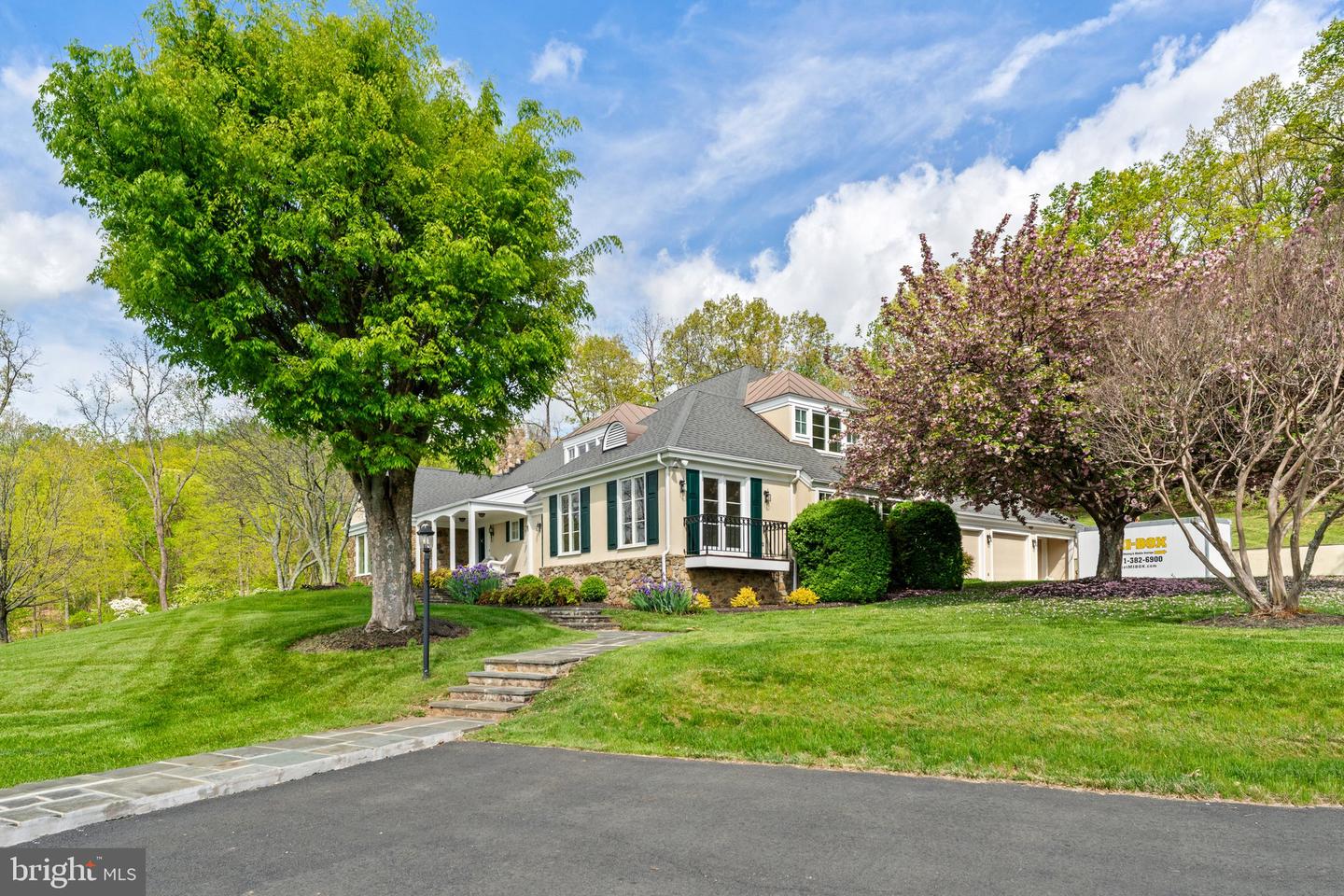 8300 FALCON GLEN RD, WARRENTON, Virginia 20186, 5 Bedrooms Bedrooms, ,3 BathroomsBathrooms,Residential,For sale,8300 FALCON GLEN RD,VAFQ2016346 MLS # VAFQ2016346