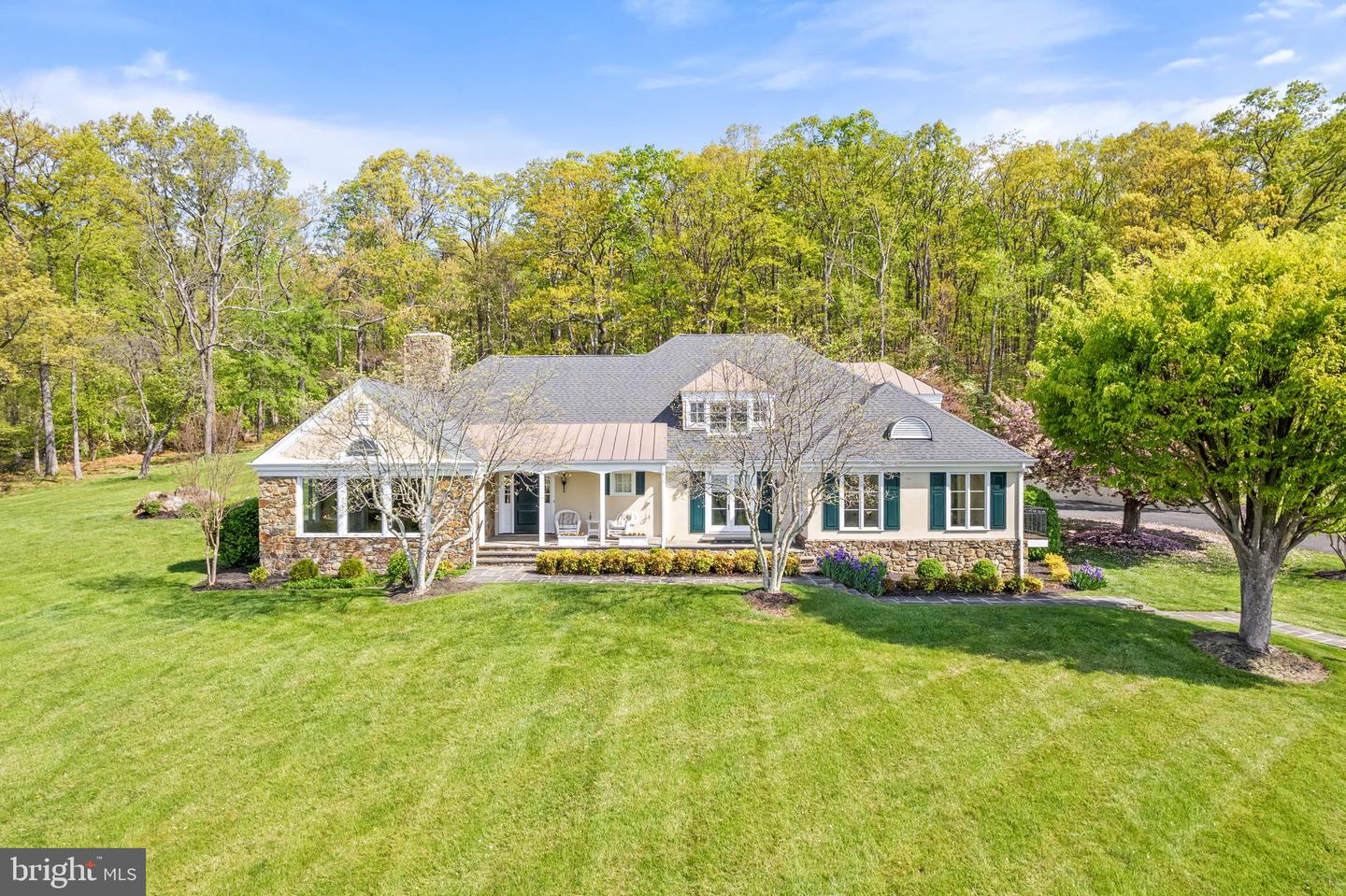 8300 FALCON GLEN RD, WARRENTON, Virginia 20186, 5 Bedrooms Bedrooms, ,3 BathroomsBathrooms,Residential,For sale,8300 FALCON GLEN RD,VAFQ2016346 MLS # VAFQ2016346