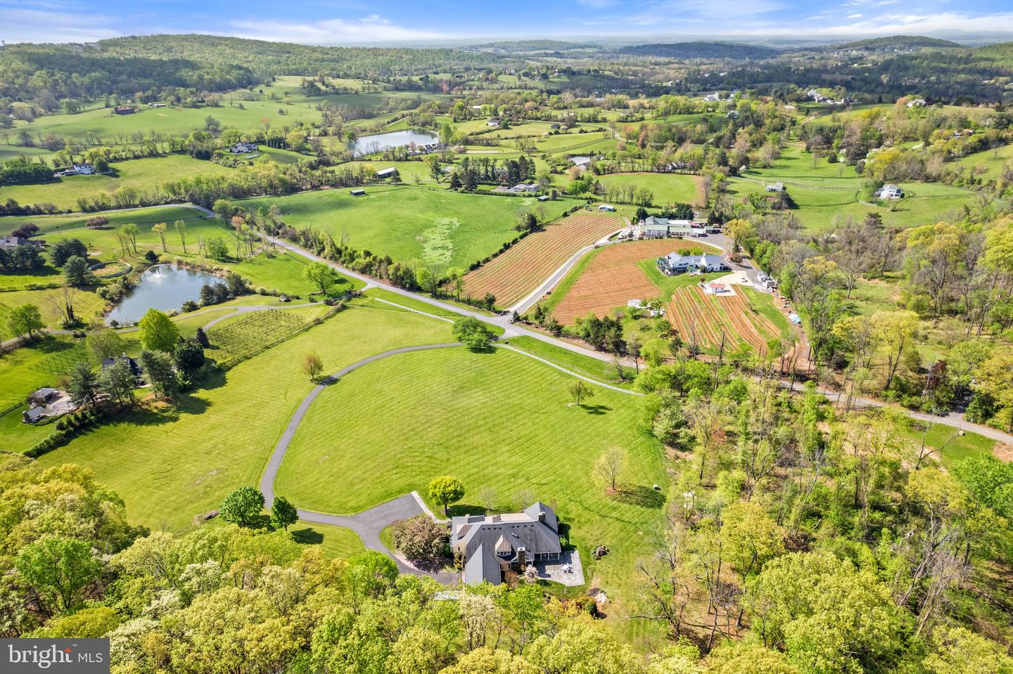8300 FALCON GLEN RD, WARRENTON, Virginia 20186, 5 Bedrooms Bedrooms, ,3 BathroomsBathrooms,Residential,For sale,8300 FALCON GLEN RD,VAFQ2016346 MLS # VAFQ2016346