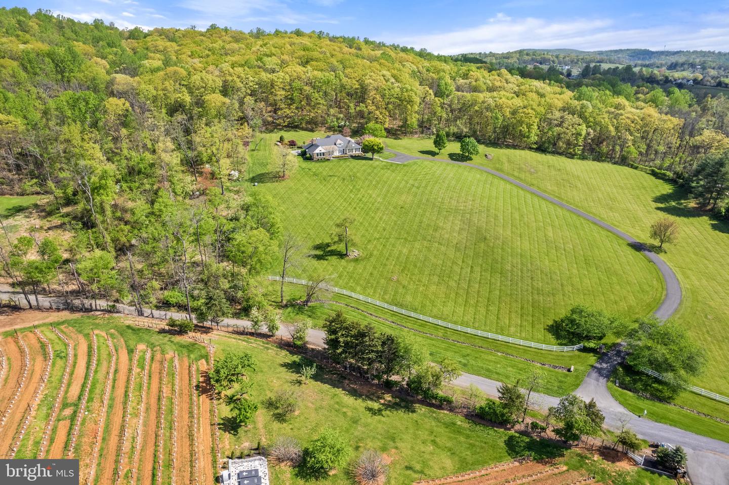 8300 FALCON GLEN RD, WARRENTON, Virginia 20186, 5 Bedrooms Bedrooms, ,3 BathroomsBathrooms,Residential,For sale,8300 FALCON GLEN RD,VAFQ2016346 MLS # VAFQ2016346