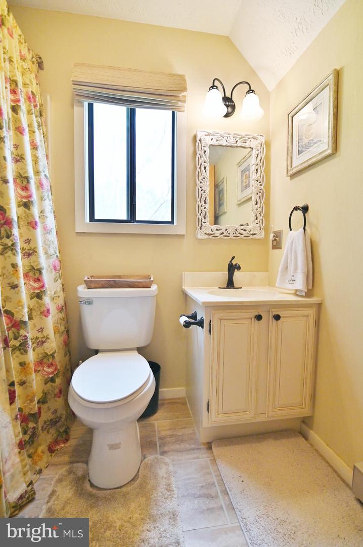 343 RESORT DR, BASYE, Virginia 22810, 3 Bedrooms Bedrooms, ,2 BathroomsBathrooms,Residential,For sale,343 RESORT DR,VASH2011262 MLS # VASH2011262