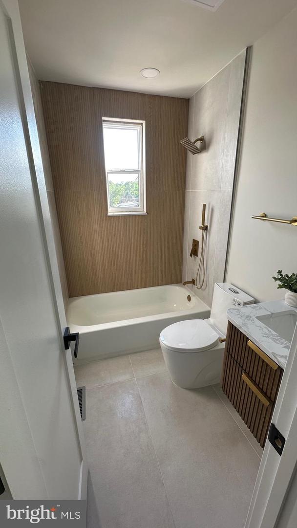727 OGLETHORPE ST NE, WASHINGTON, District Of Columbia 20011, 3 Bedrooms Bedrooms, ,2 BathroomsBathrooms,Residential,For sale,727 OGLETHORPE ST NE,DCDC2197194 MLS # DCDC2197194