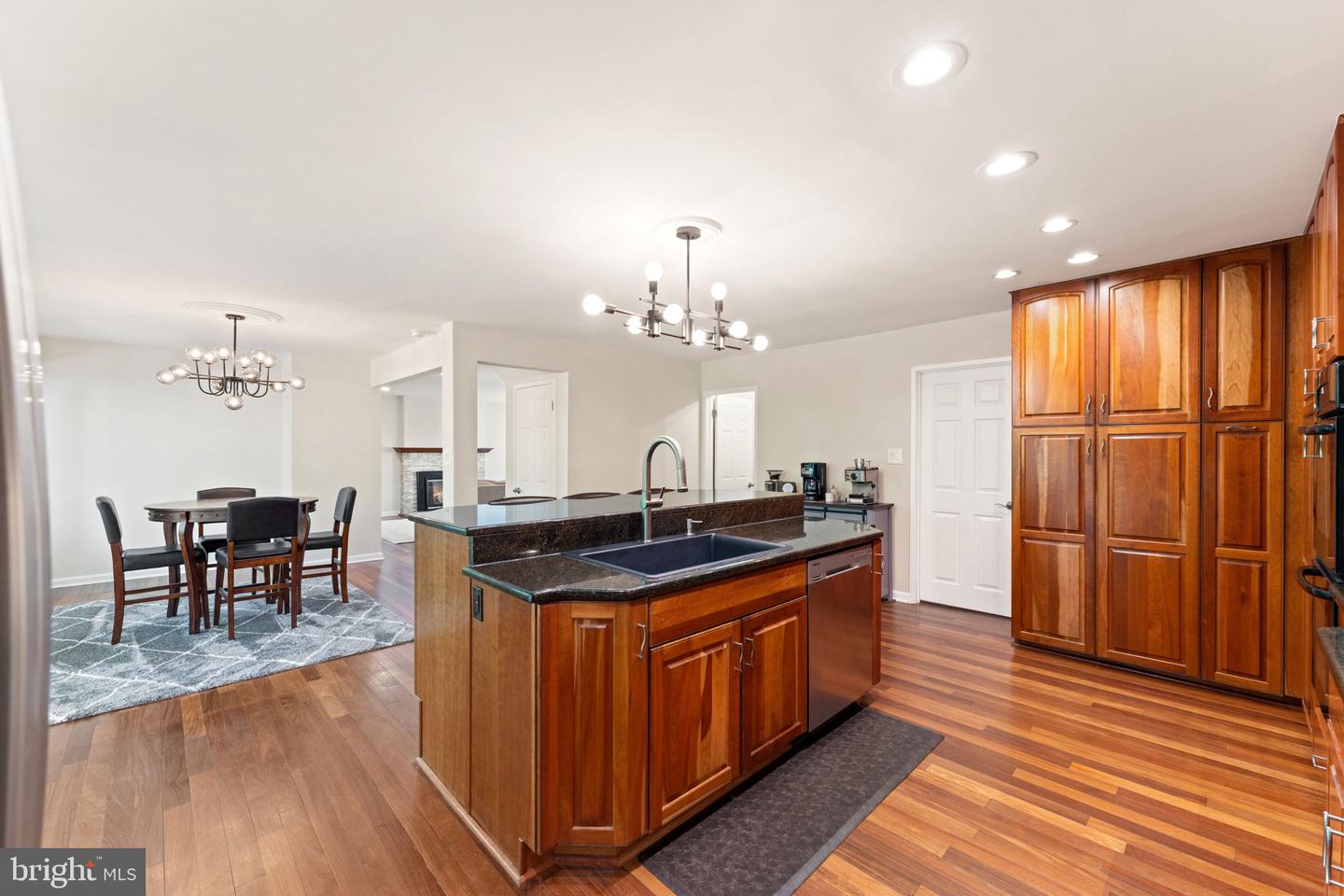 8715 LITWALTON CT, VIENNA, Virginia 22182, 5 Bedrooms Bedrooms, ,3 BathroomsBathrooms,Residential,For sale,8715 LITWALTON CT,VAFX2236410 MLS # VAFX2236410